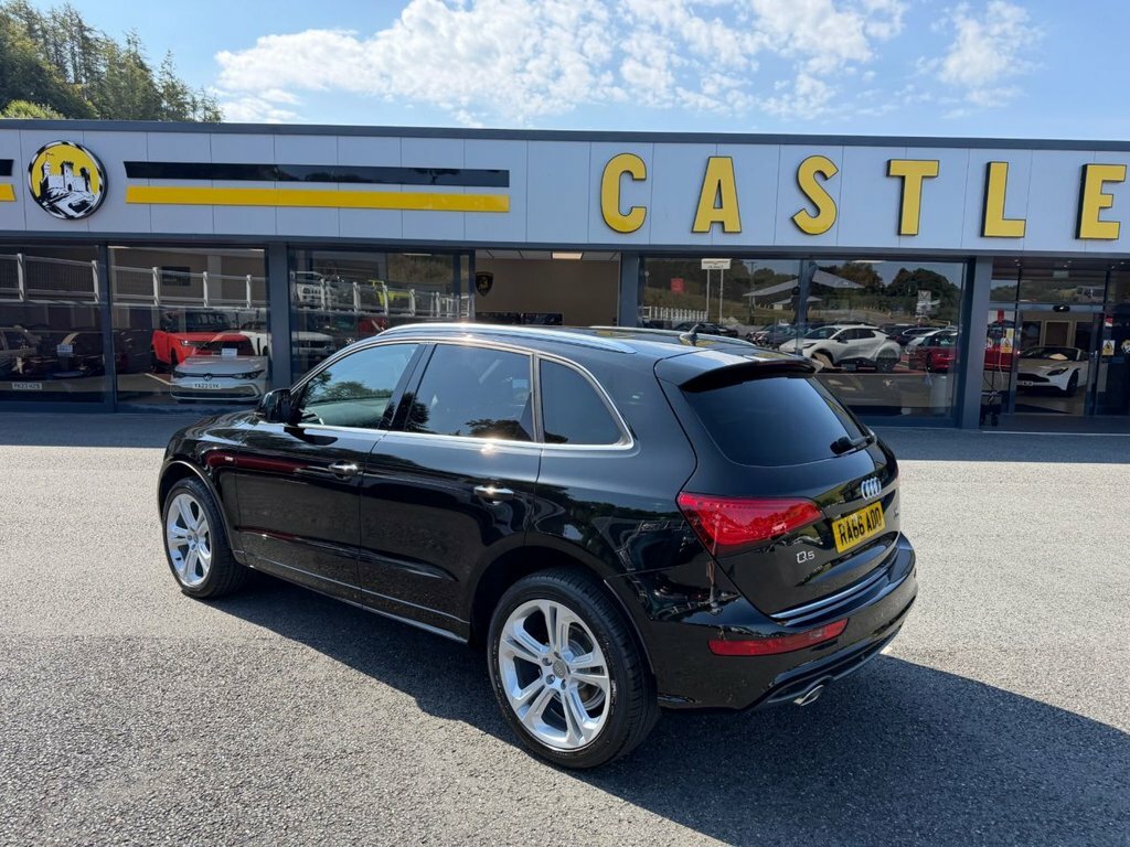 Audi Q5 2L S Line Plus Special Edition Black #3