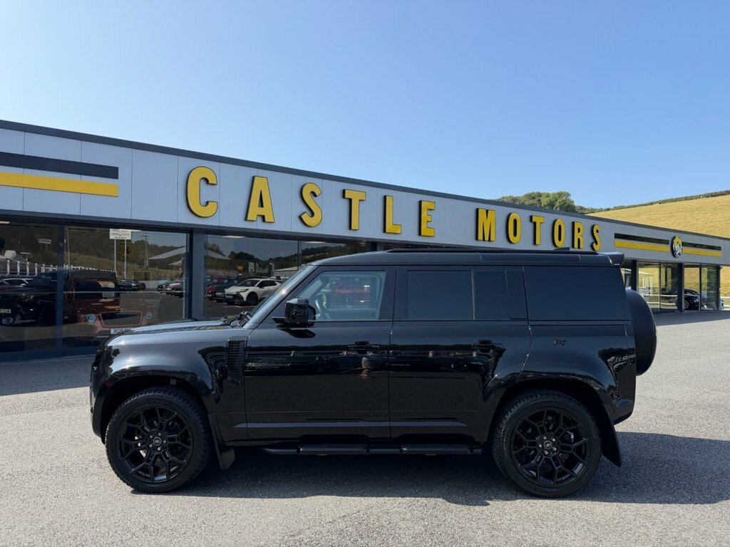 Land Rover Defender 3L Se Black #3