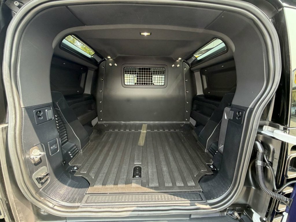 Land Rover Defender D300 X-dynamic Hse Grey #12