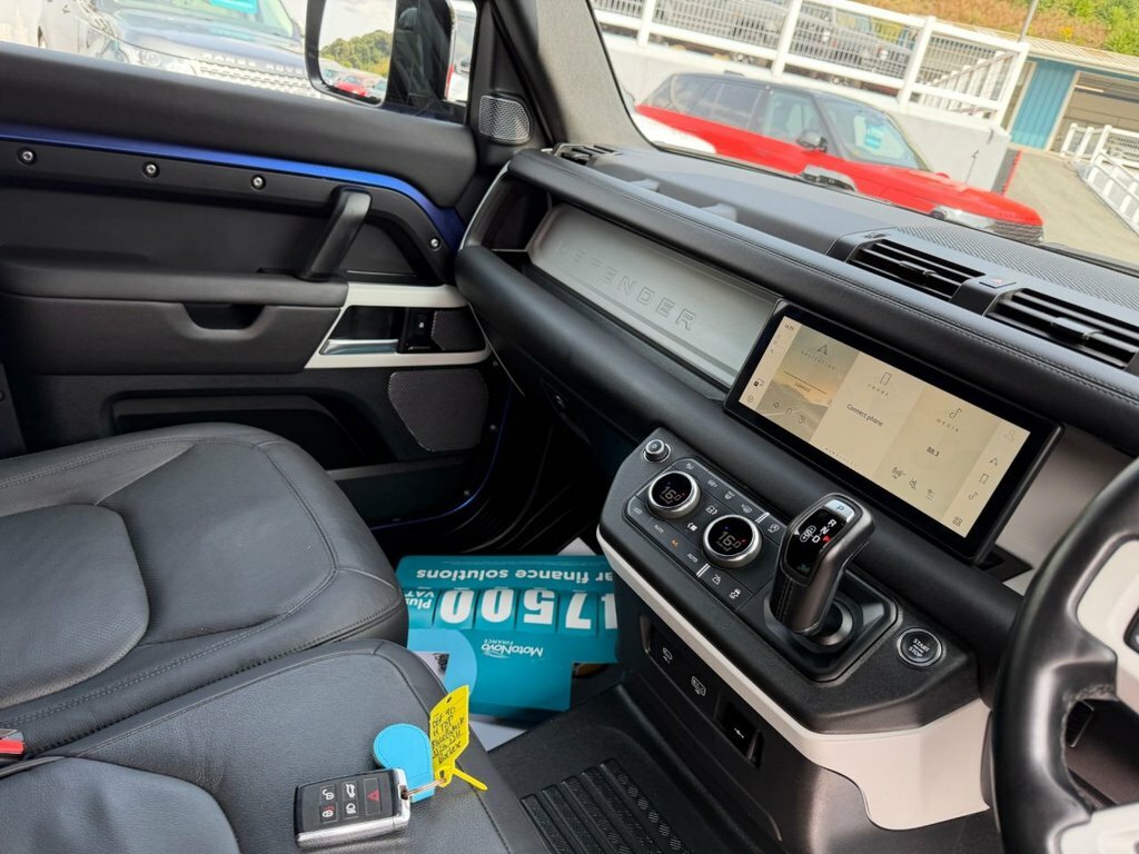 Land Rover Defender D300 X-dynamic Hse Grey #9