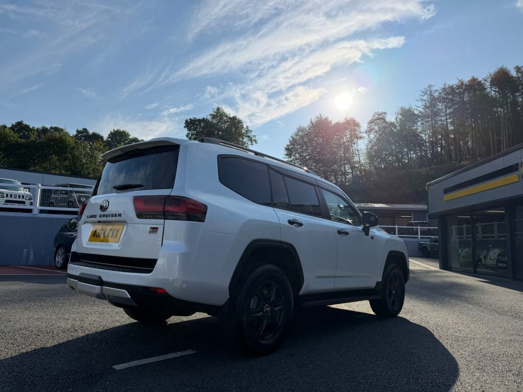Toyota Land Cruiser 2.5L Ii White #5