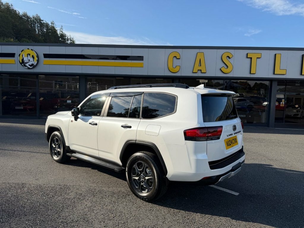 Toyota Land Cruiser 2.5L Ii White #4