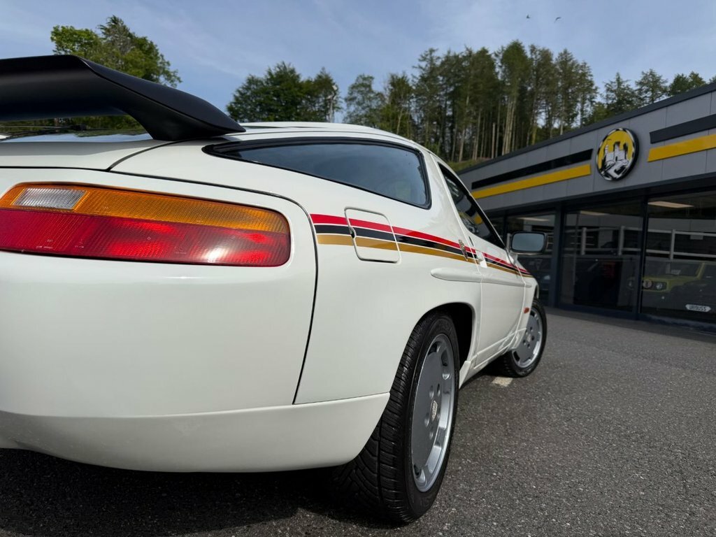 Porsche 928 320 Bhp Red #29