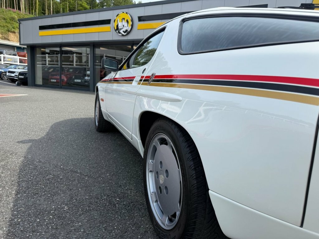 Porsche 928 320 Bhp Red #41