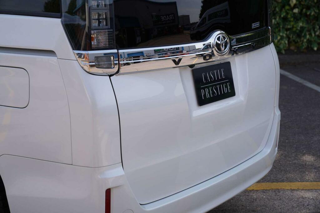 Toyota Voxy Mpv 2.0 X 7 Seats 201616 IMP700 White #6