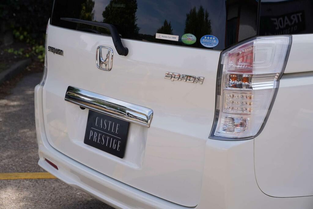 Honda StepWagon Mpv 2.0 Spada Z 8 Seats 201160 White #5