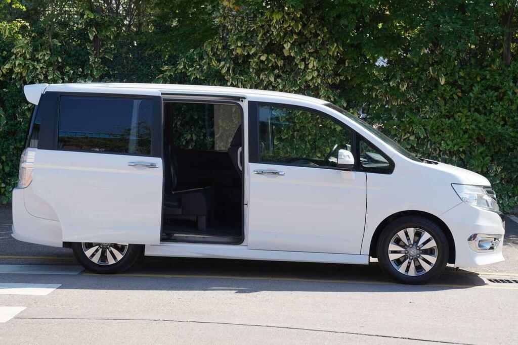 Honda StepWagon Mpv 2.0 Spada Z 8 Seats 201515 White #3