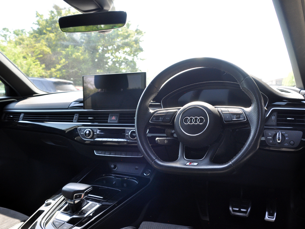 Audi A4 2.0 A4 Black Edition 35 Tfsi Mhev Saloon YH22GLV White #2