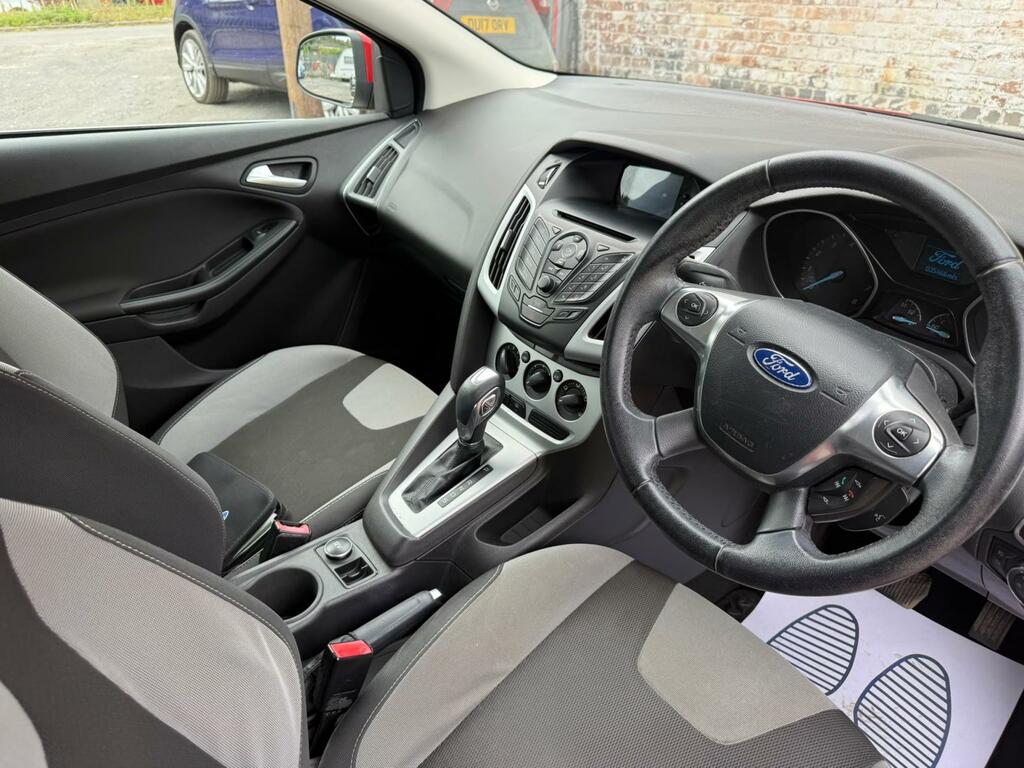 Ford Focus Estate 1.6 Tdci Zetec S Euro 5 Ss 201262 Red #9