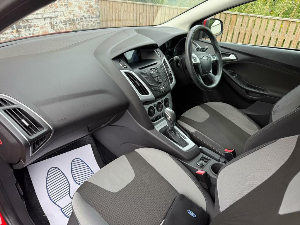 Ford Focus Estate 1.6 Tdci Zetec S Euro 5 Ss 201262 Red #8