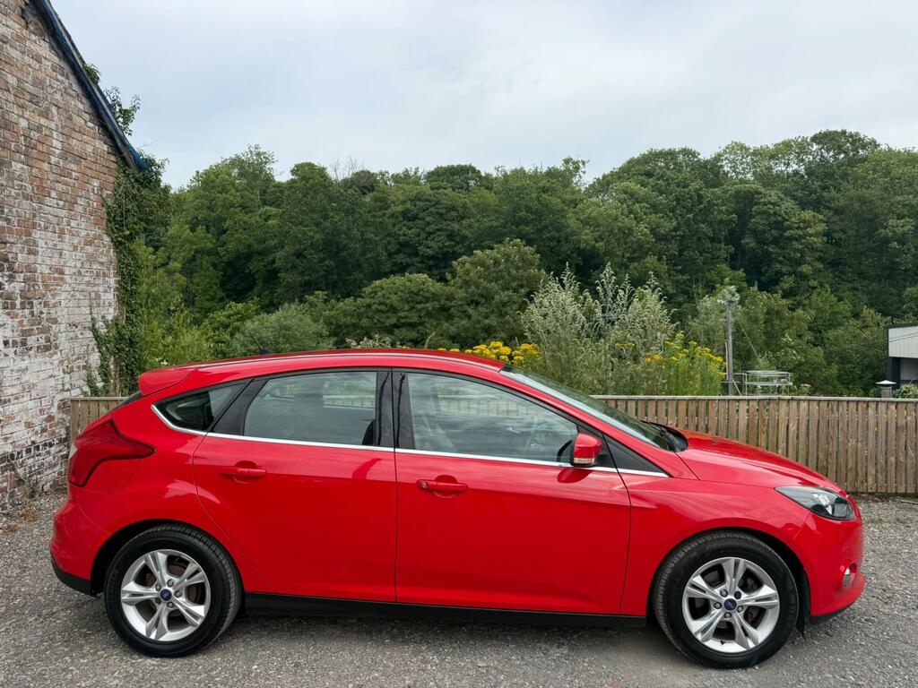 Ford Focus Estate 1.6 Tdci Zetec S Euro 5 Ss 201262 Red #2
