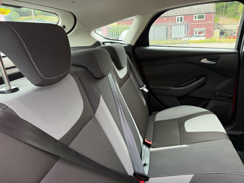 Ford Focus Estate 1.6 Tdci Zetec S Euro 5 Ss 201262 Red #24