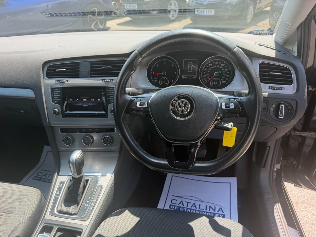 Volkswagen Golf 1.6L Match Black #4