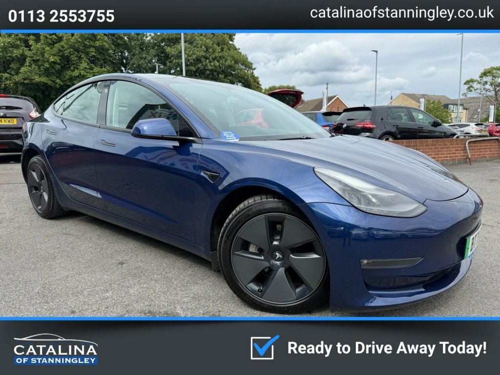 Tesla Model 3 Saloon BT71ONN Blue