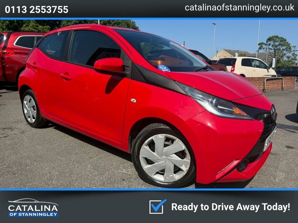 Toyota Aygo 1L X-play Red