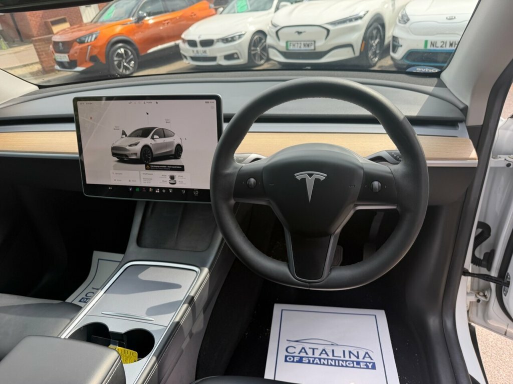 Tesla Model Y Suv SD72RZE White #4