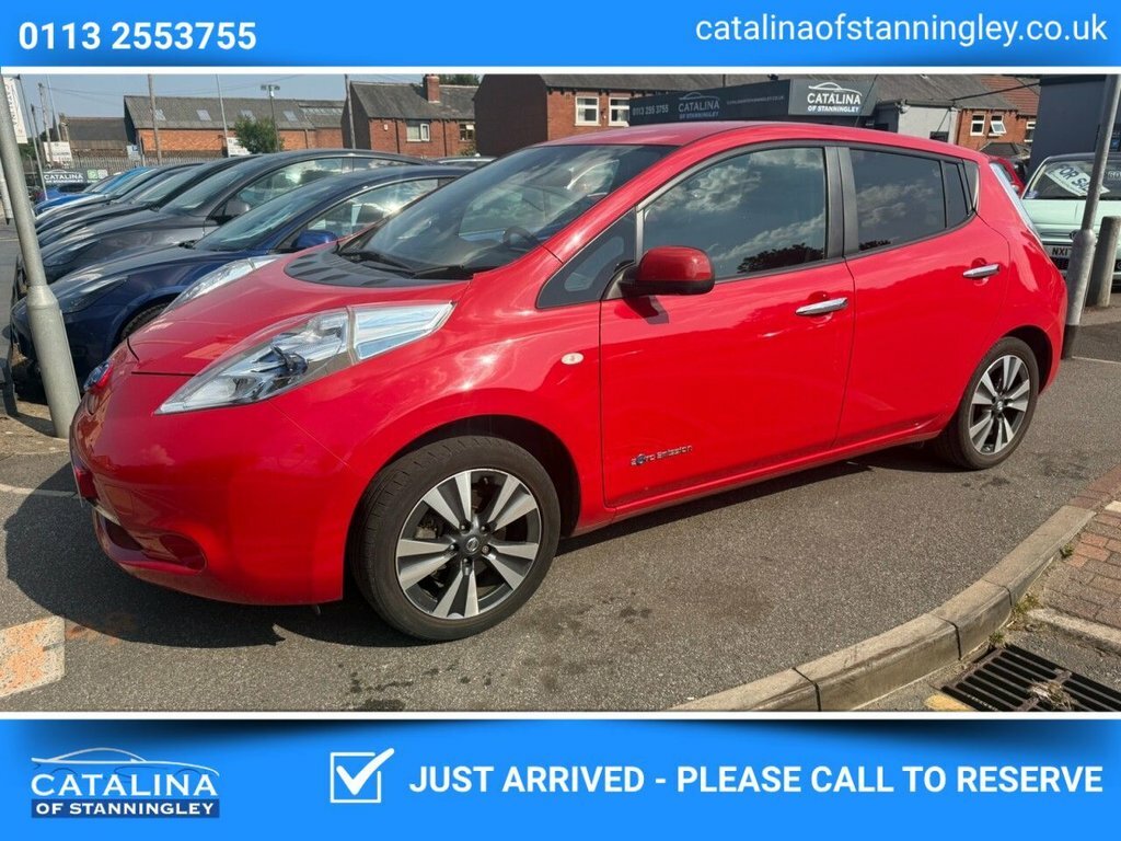 Nissan Leaf Hatchback Red
