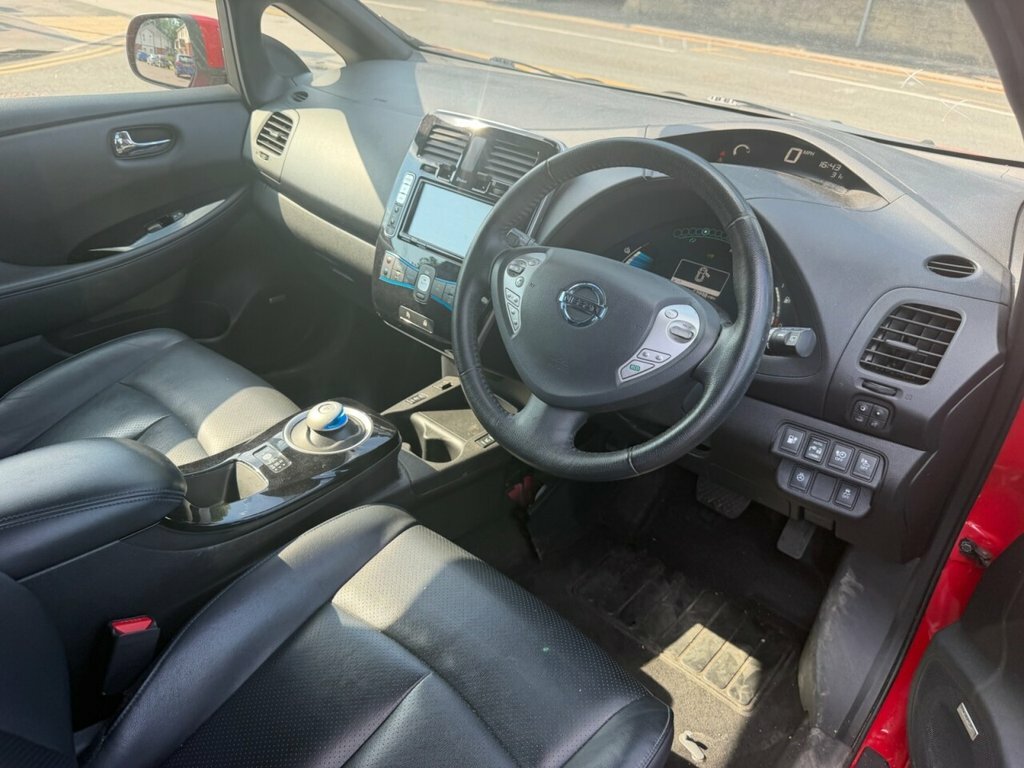 Nissan Leaf Hatchback Red #6