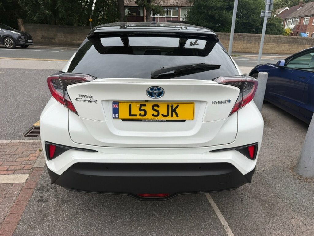 Toyota C-Hr 1.8L Dynamic White #6