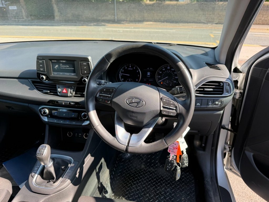 Hyundai I30 1L Se Silver #4