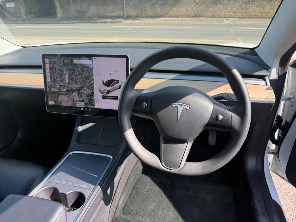 Tesla Model 3 Saloon YA70JHJ White #3
