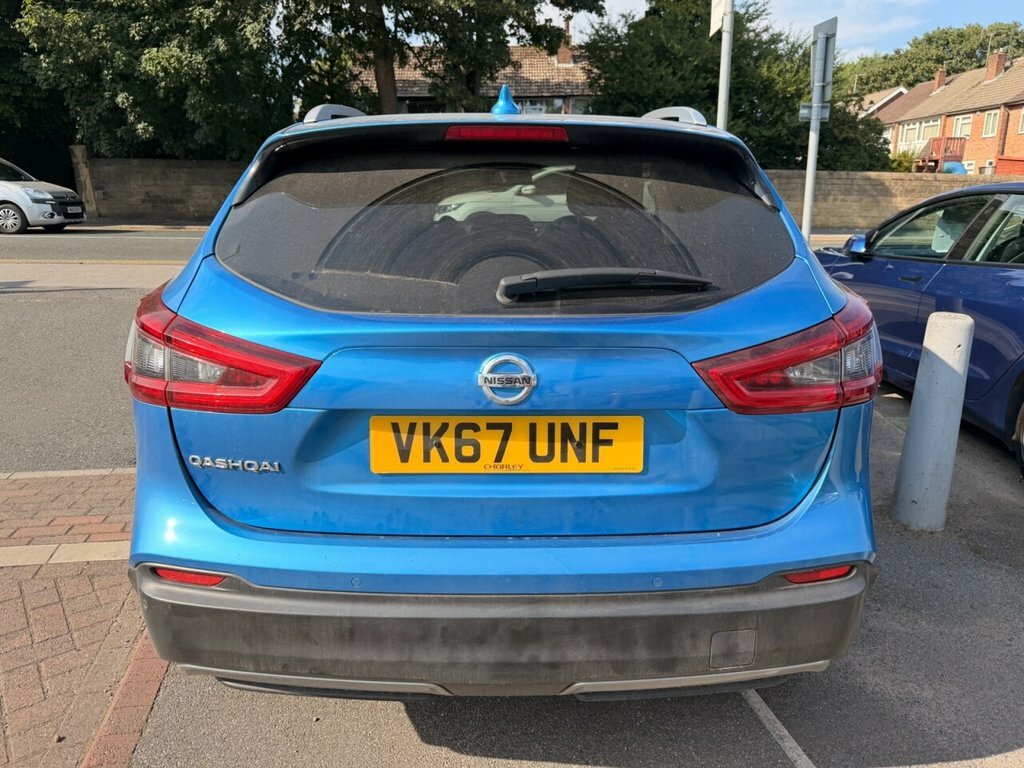 Nissan Qashqai Hatchback White #7