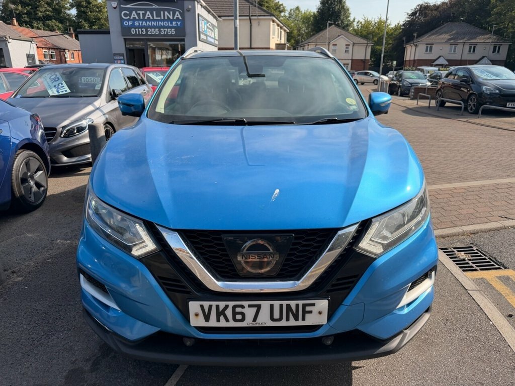 Nissan Qashqai Hatchback White #2