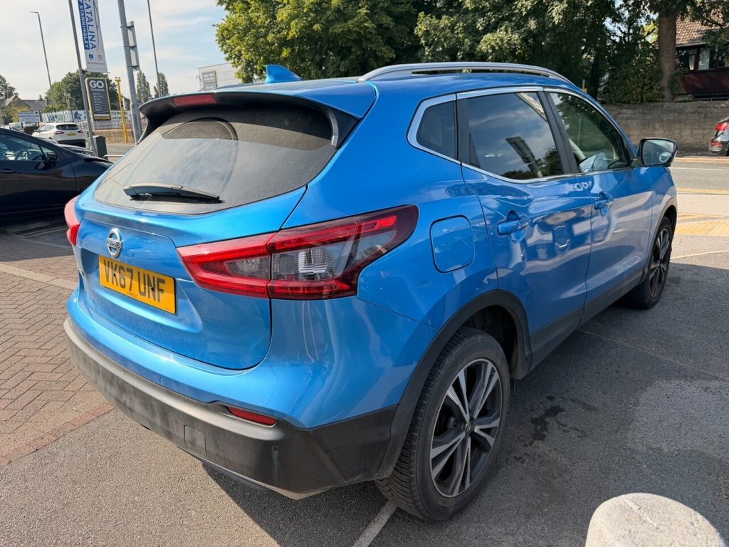 Nissan Qashqai Hatchback White #8