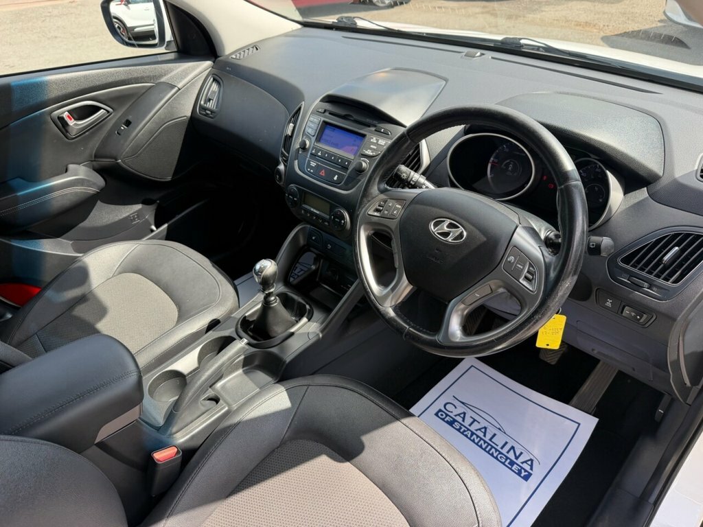 Hyundai Ix35 1.7 Crdi Se 2Wd White #9