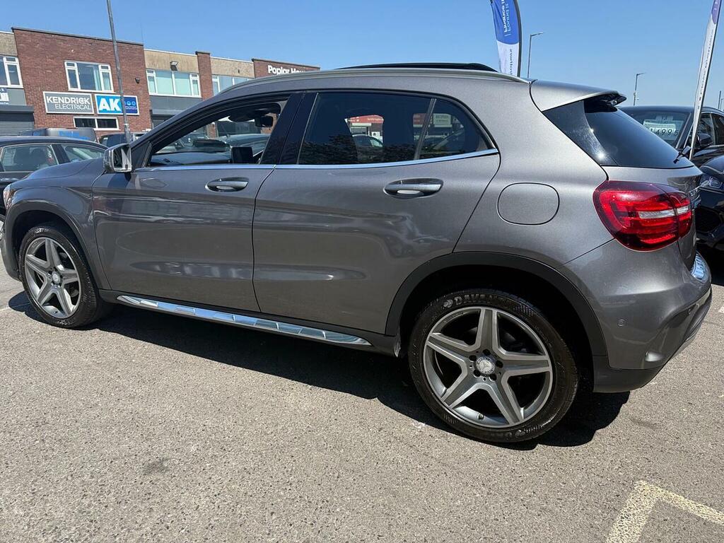 Mercedes-Benz GLA Class 2.1 Gla200d Amg Line Premium Plus Suv Grey #5