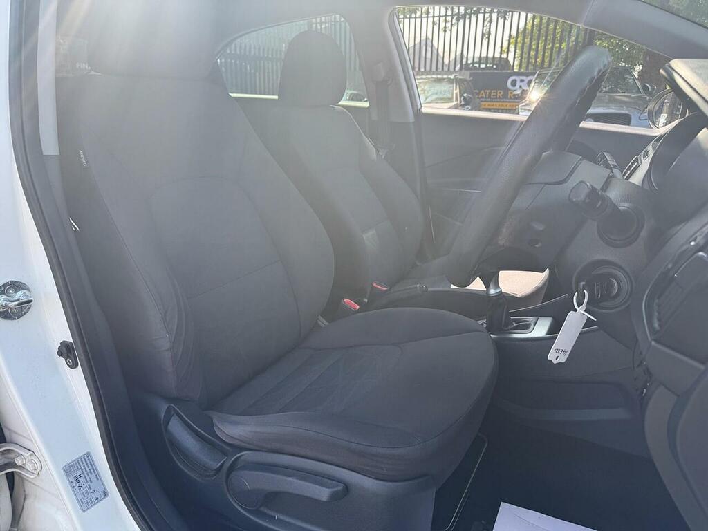 Kia RIO Kia Rio 1.2 2 Hatchback White #19