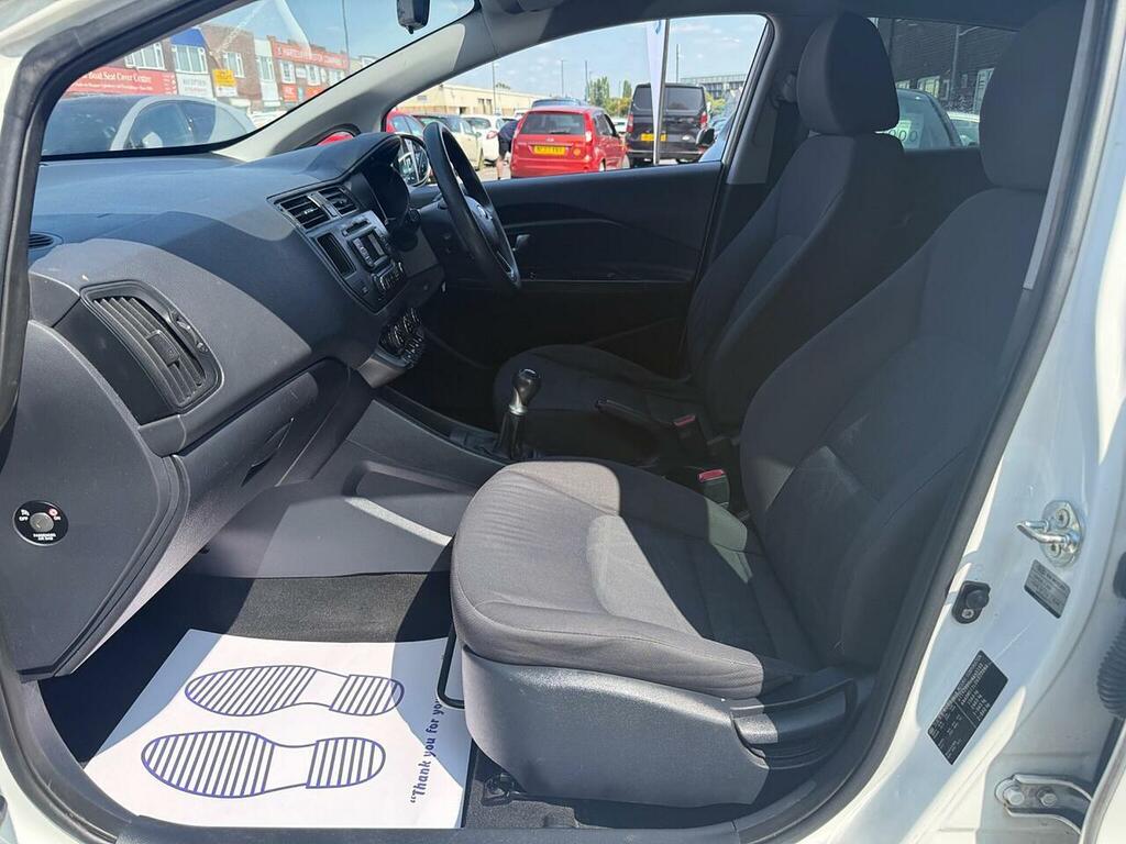 Kia RIO Kia Rio 1.2 2 Hatchback White #28