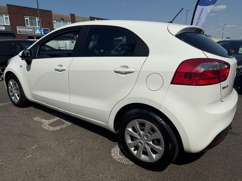 Kia RIO 1.25 1 Air Hatchback Euro 5 84 White #6