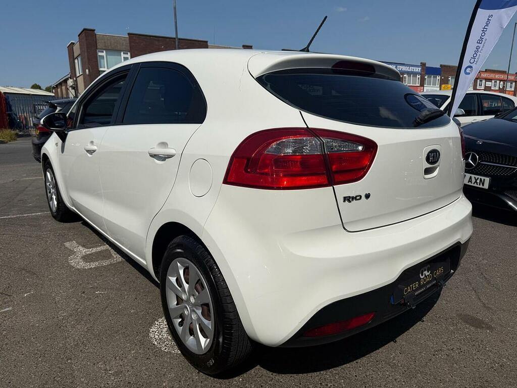 Kia RIO Kia Rio 1.2 2 Hatchback White #11