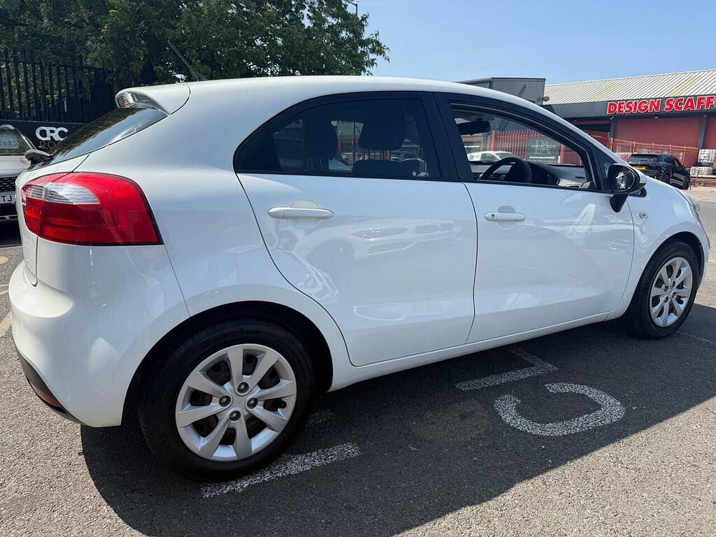 Kia RIO Kia Rio 1.2 2 Hatchback White #13