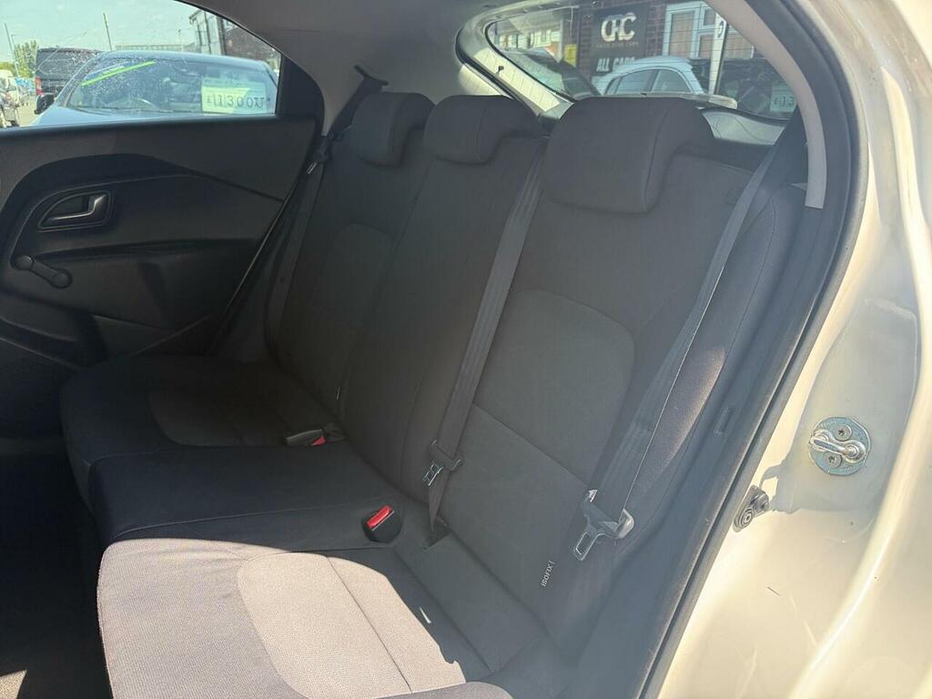 Kia RIO Kia Rio 1.2 2 Hatchback White #35
