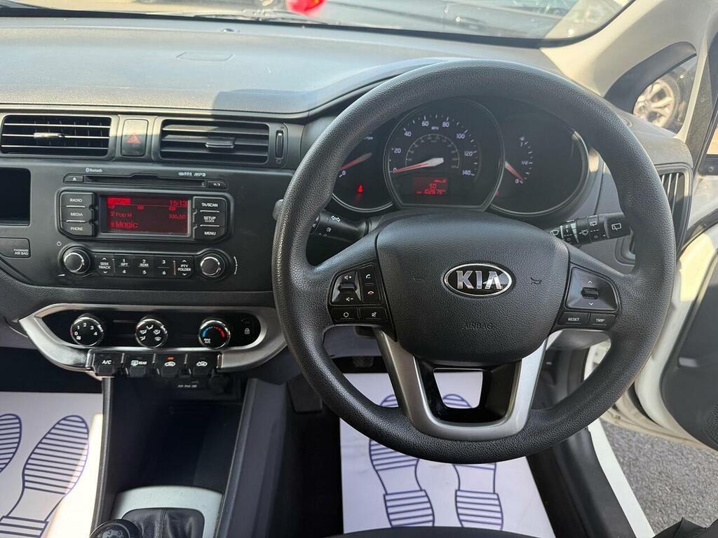 Kia RIO Kia Rio 1.2 2 Hatchback White #29