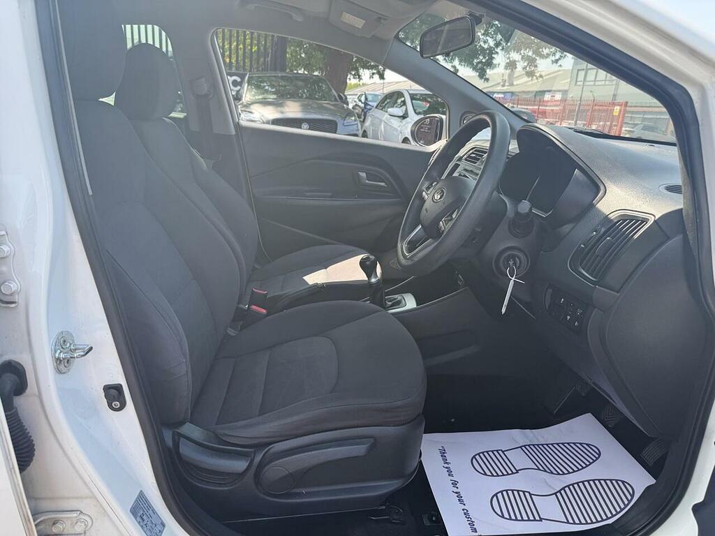 Kia RIO Kia Rio 1.2 2 Hatchback White #15