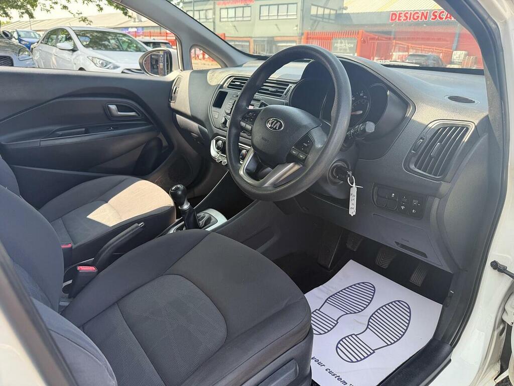 Kia RIO Kia Rio 1.2 2 Hatchback White #20