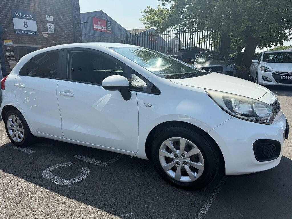 Kia RIO Kia Rio 1.2 2 Hatchback White #17