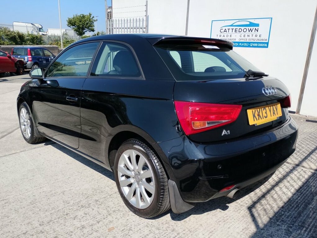 Audi A1 1.6L Sport Black #3