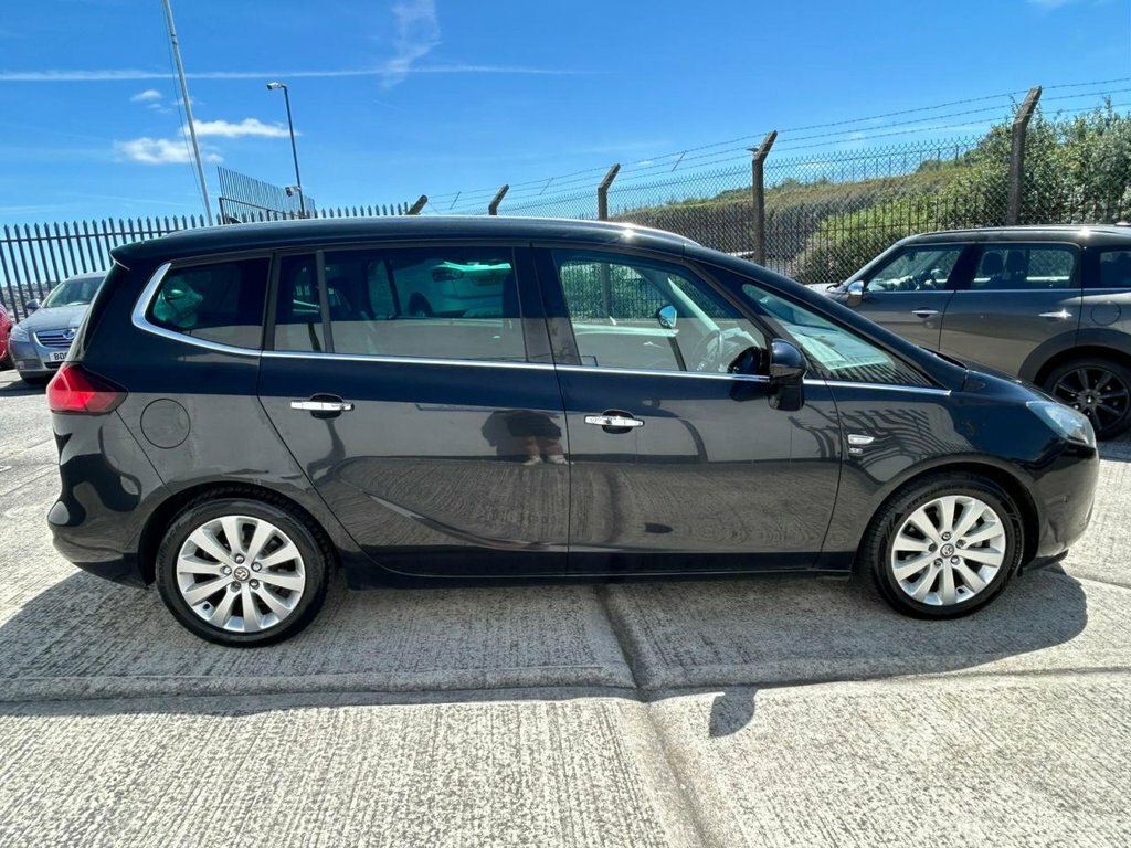Vauxhall Zafira Tourer T Se White #10
