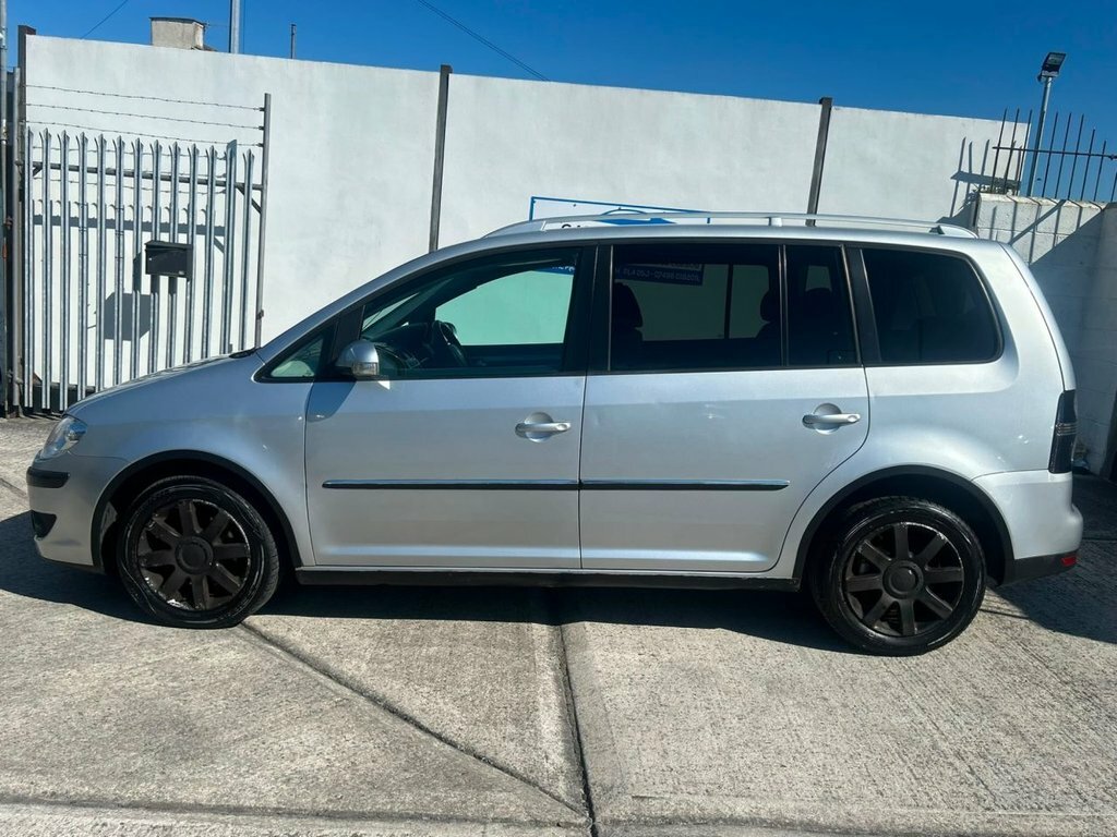 Volkswagen Touran 2L Sport Silver #2