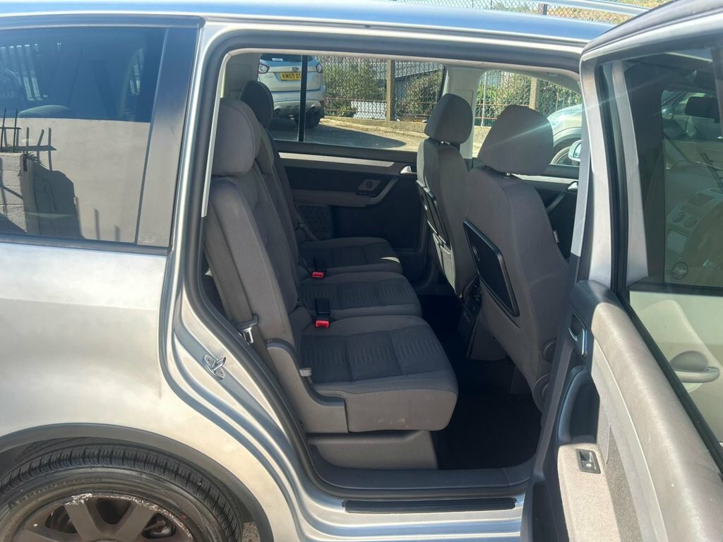 Volkswagen Touran 2.0 Tdi Sport Dsg Black #11