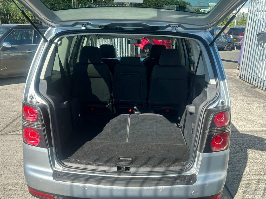 Volkswagen Touran 2L Sport Silver #6