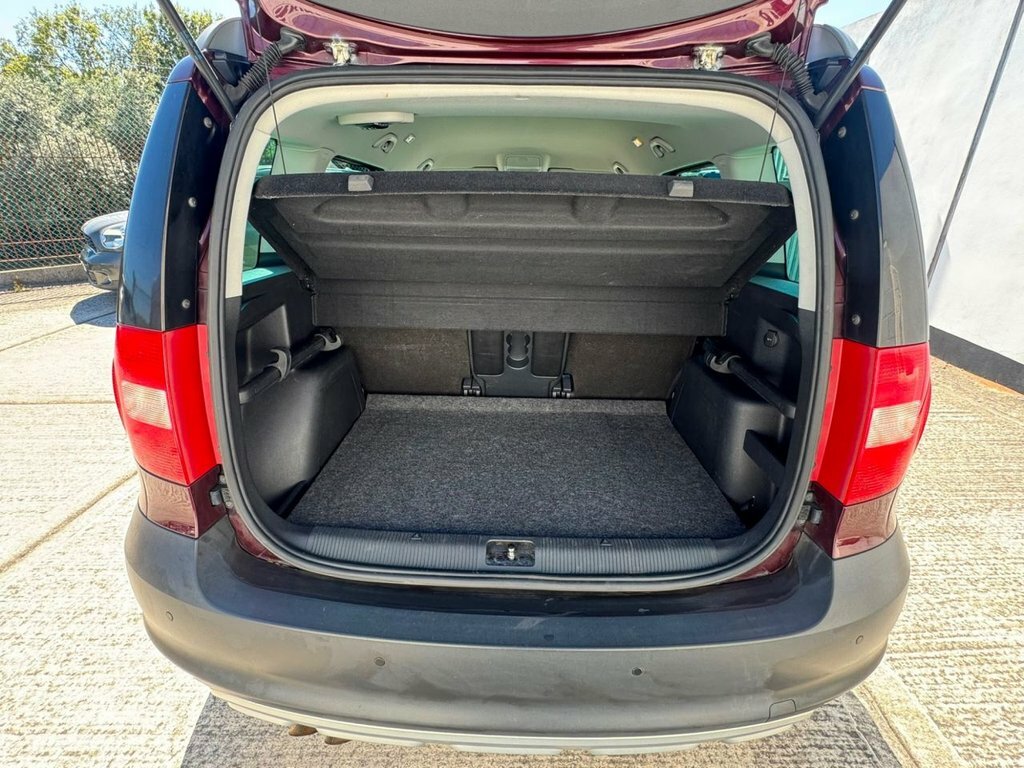 Skoda Yeti 2L Elegance Red #6