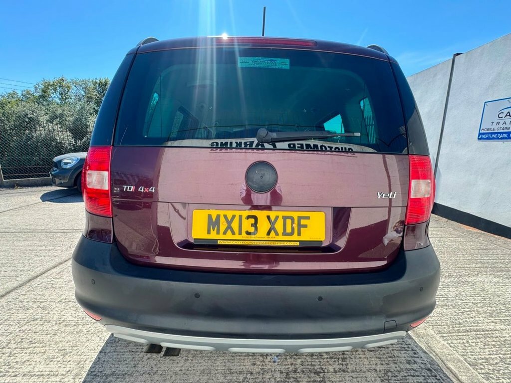 Skoda Yeti 2L Elegance Red #4