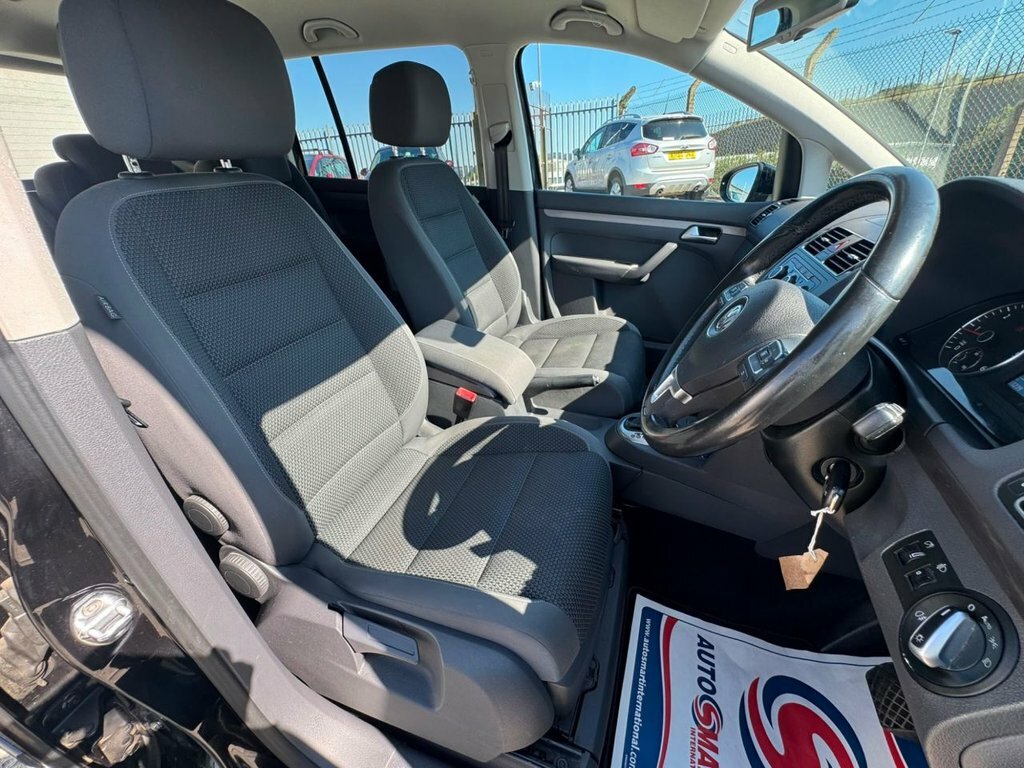 Volkswagen Touran 1.4 Tsi Dsg ,7 Seater , Silver #37