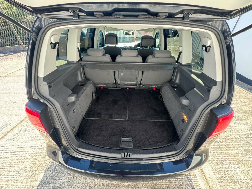 Volkswagen Touran 1.4 Tsi Dsg ,7 Seater , Silver #11