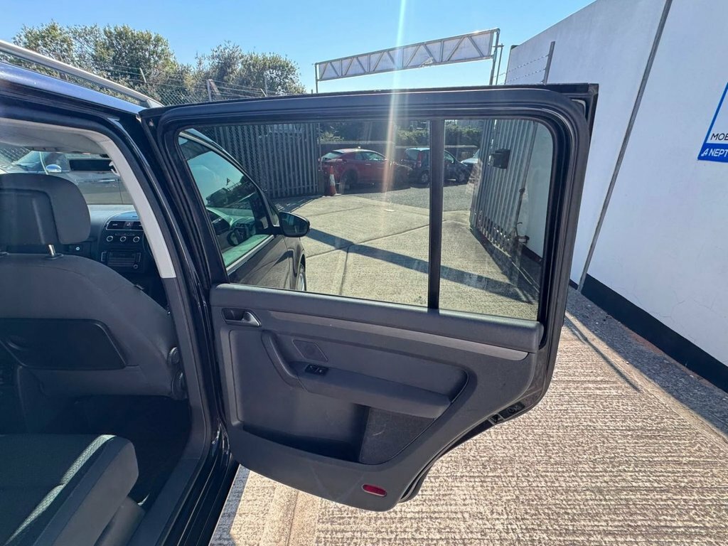 Volkswagen Touran 1.4 Tsi Dsg ,7 Seater , Silver #16